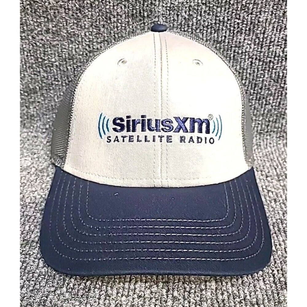 NEW Siruis XM Satellite Radio Mesh Back Snapback Cap Hat